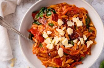 Tomato & Bacon Orzo {One Pan 30 Mins!}